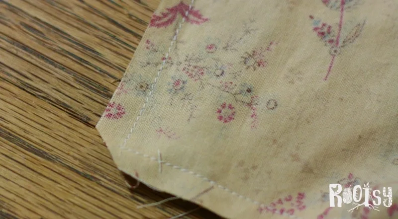 photo of making lined zippered pouches