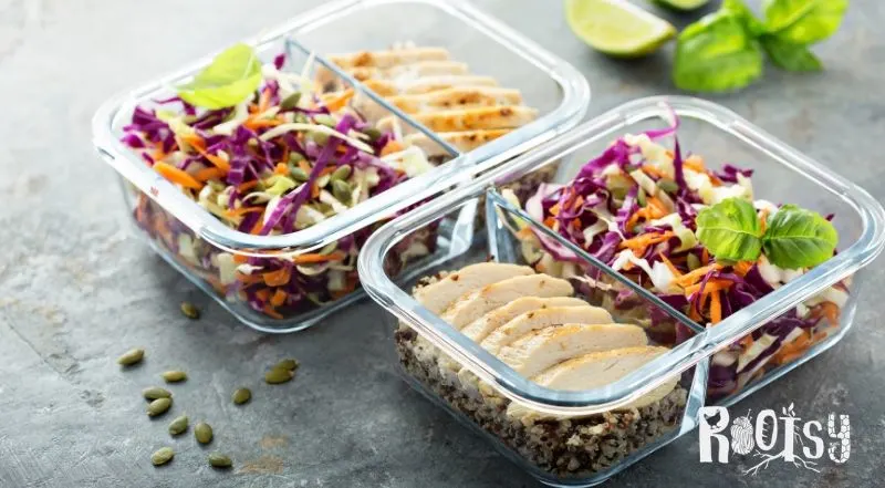 image of packed lunches in glass containers